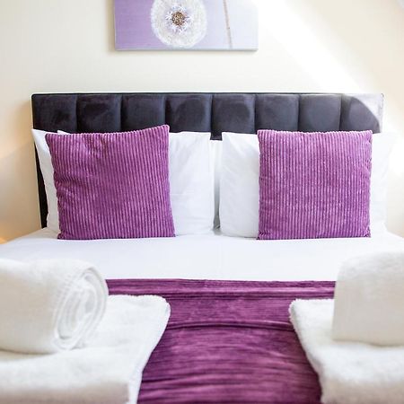 Velvet 2-Bedroom Apartment, Clockhouse, הודסדון מראה חיצוני תמונה
